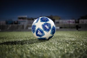 巴西国家足球队黄色队徽标志